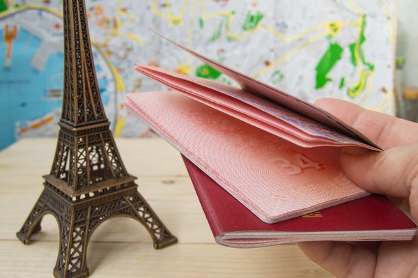 Quelles sont les 7 raisons pour lesquelles voyager avec un passeport français est avantageux ?